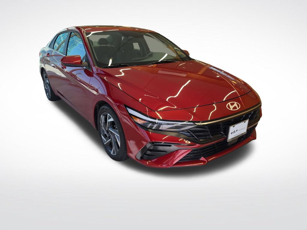 Used 2025 Hyundai Elantra SEL FWD image 9