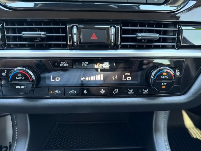 Used 2022 Nissan Pathfinder SV AWD/4WD image 12