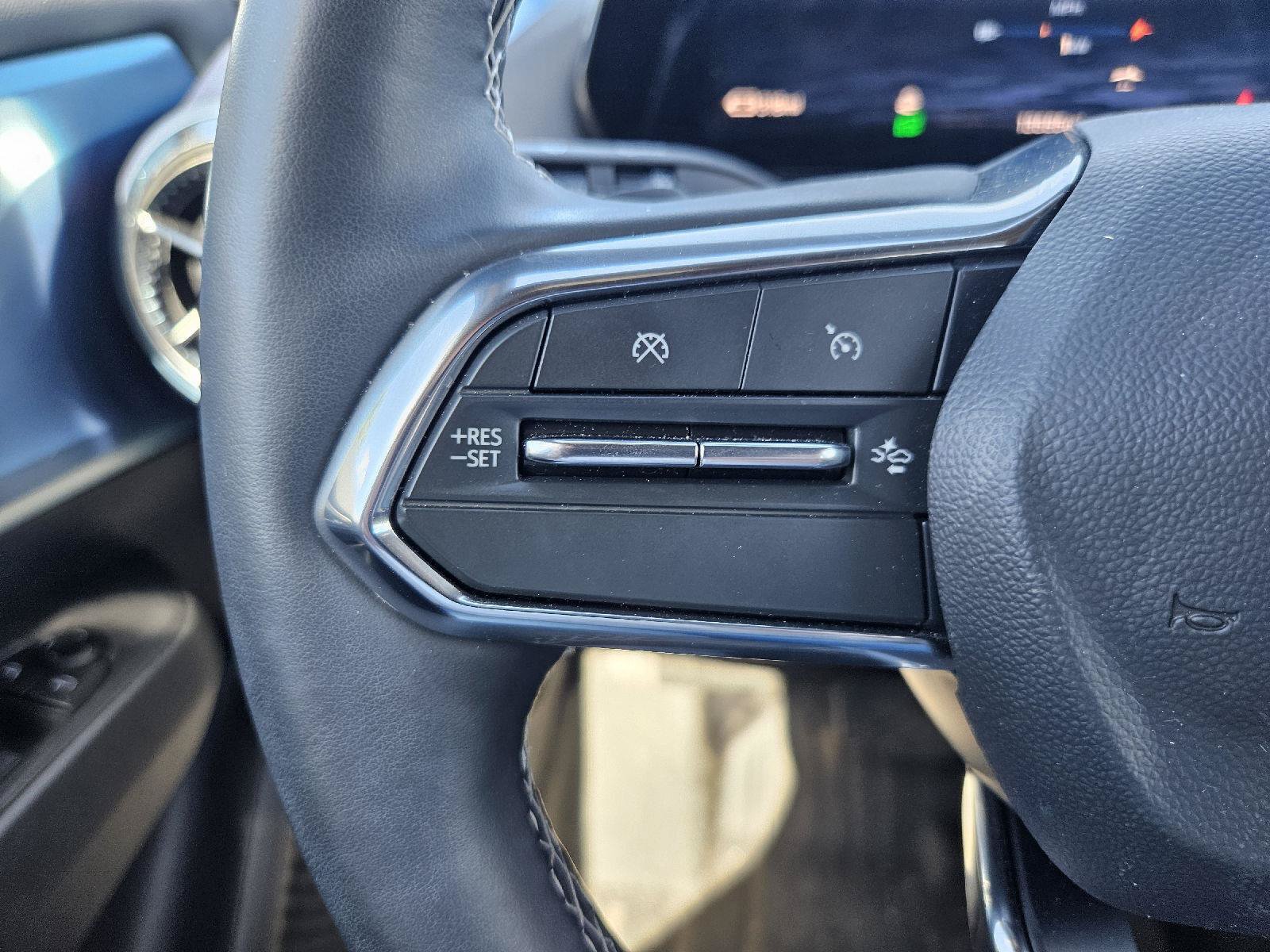 Used 2025 Chevrolet Equinox EV LT w/ Convenience Package FWD image 17