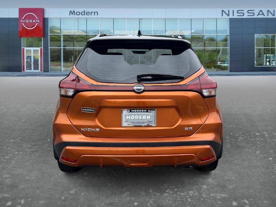 Certified 2023 Nissan Kicks SR w/ SR Premium Package FWD image 6