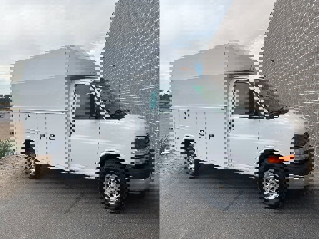 New 2025 Chevrolet Express 3500 w/ Power Convenience Package