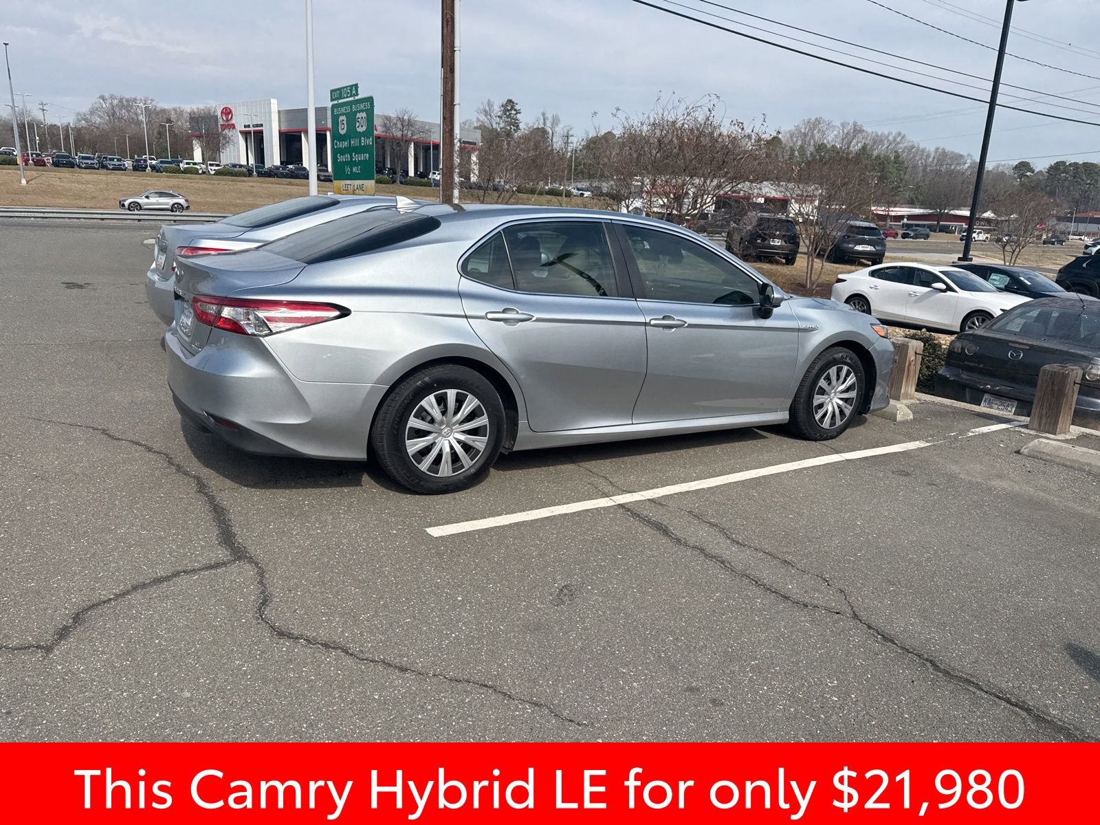 Used 2020 Toyota Camry LE image 11