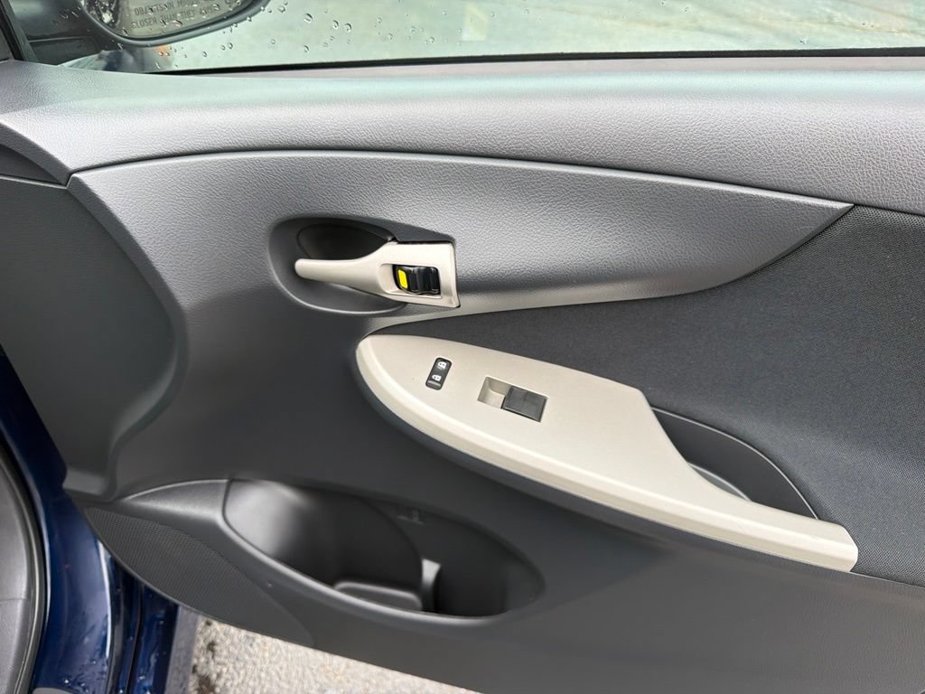 Used 2011 Toyota Corolla S FWD image 38