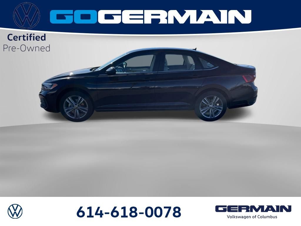 Used 2024 Volkswagen Jetta SE image 3
