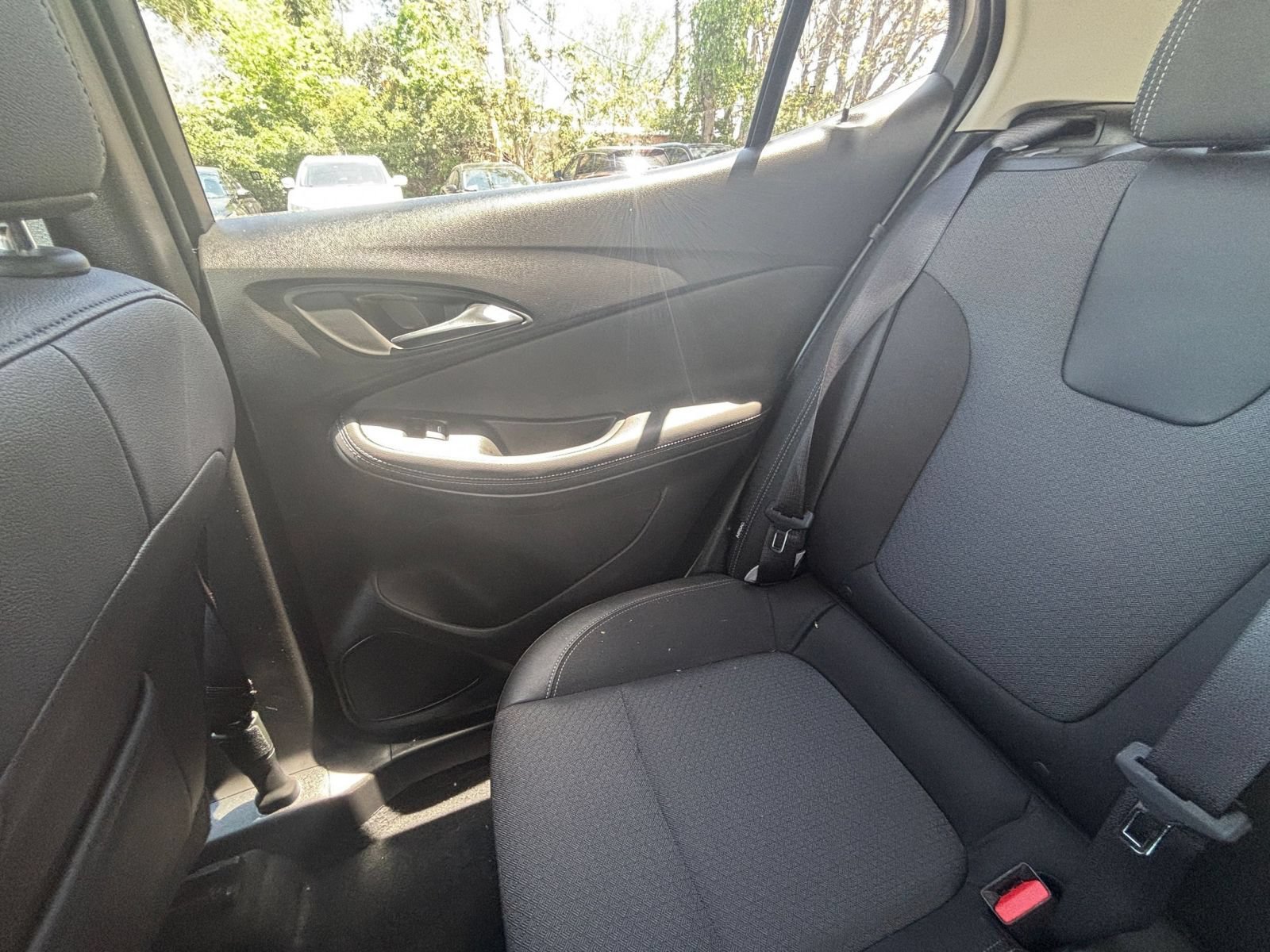 Used 2025 Buick Encore GX Preferred AWD/4WD image 36