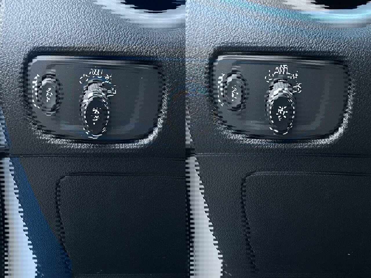 Used 2023 Chevrolet Malibu LT w/ Driver Confidence Package image 24