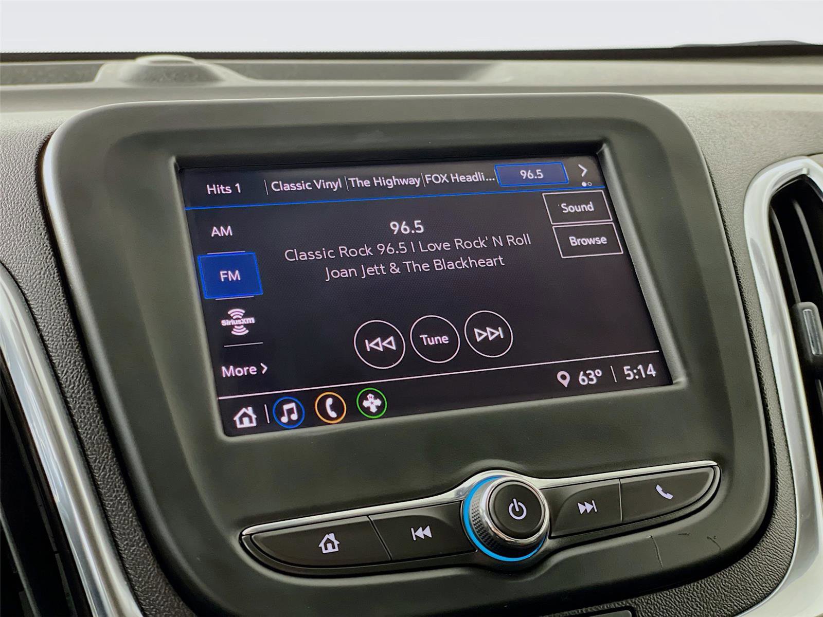 Certified 2024 Chevrolet Equinox LT image 17