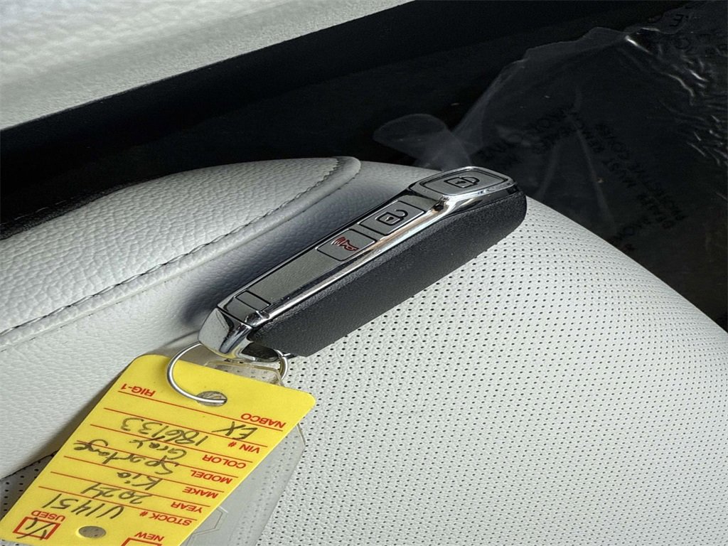 Used 2024 Kia Sportage EX image 35