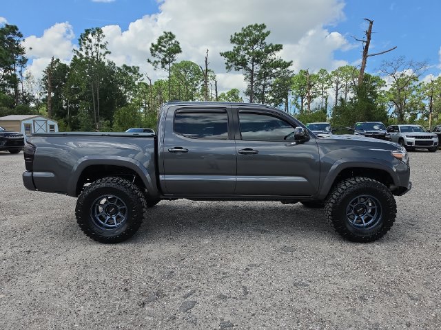 Used 2020 Toyota Tacoma TRD Sport AWD/4WD image 3