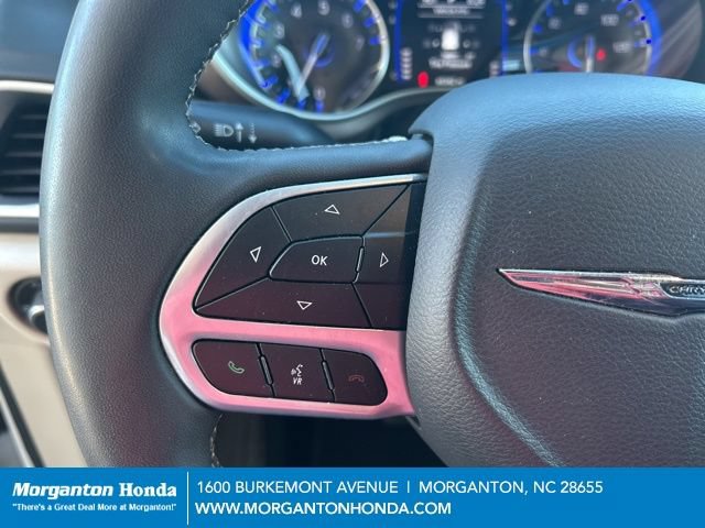 Used 2023 Chrysler Voyager LX FWD image 17