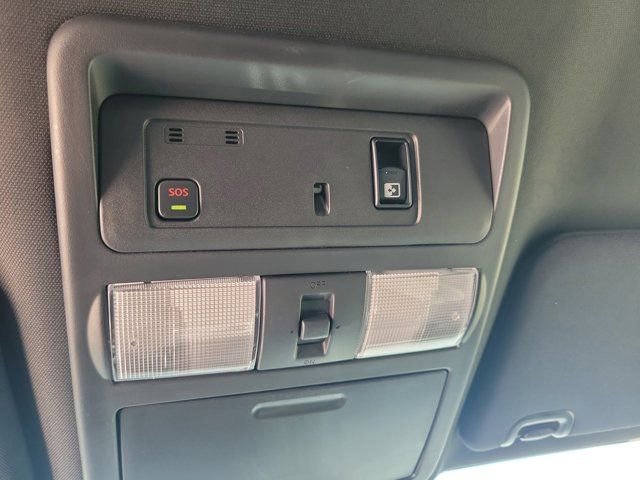 Used 2024 Nissan Titan SV w/ SV Convenience Package RWD image 30