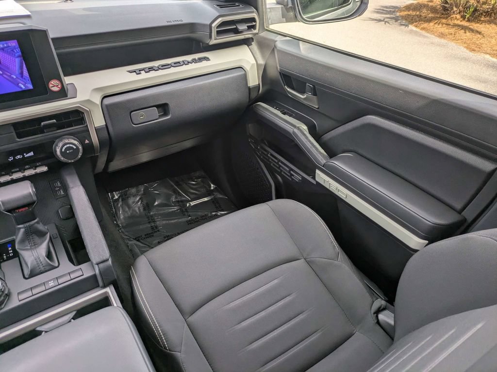 Used 2024 Toyota Tacoma TRD Off-Road AWD/4WD image 17