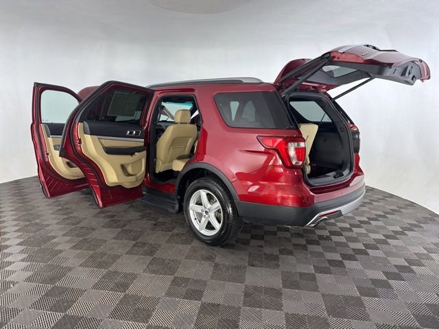 Used 2016 Ford Explorer XLT w/ Equipment Group 202A image 17