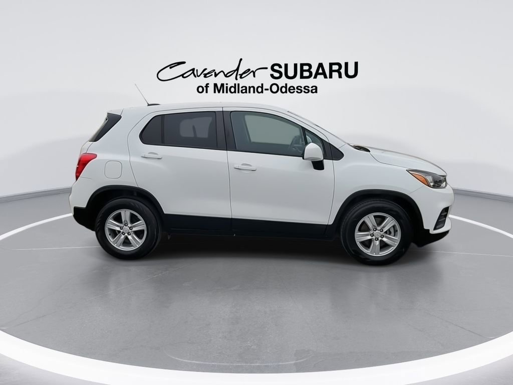 Used 2022 Chevrolet Trax LS w/ Tint and Cruise Package FWD image 9