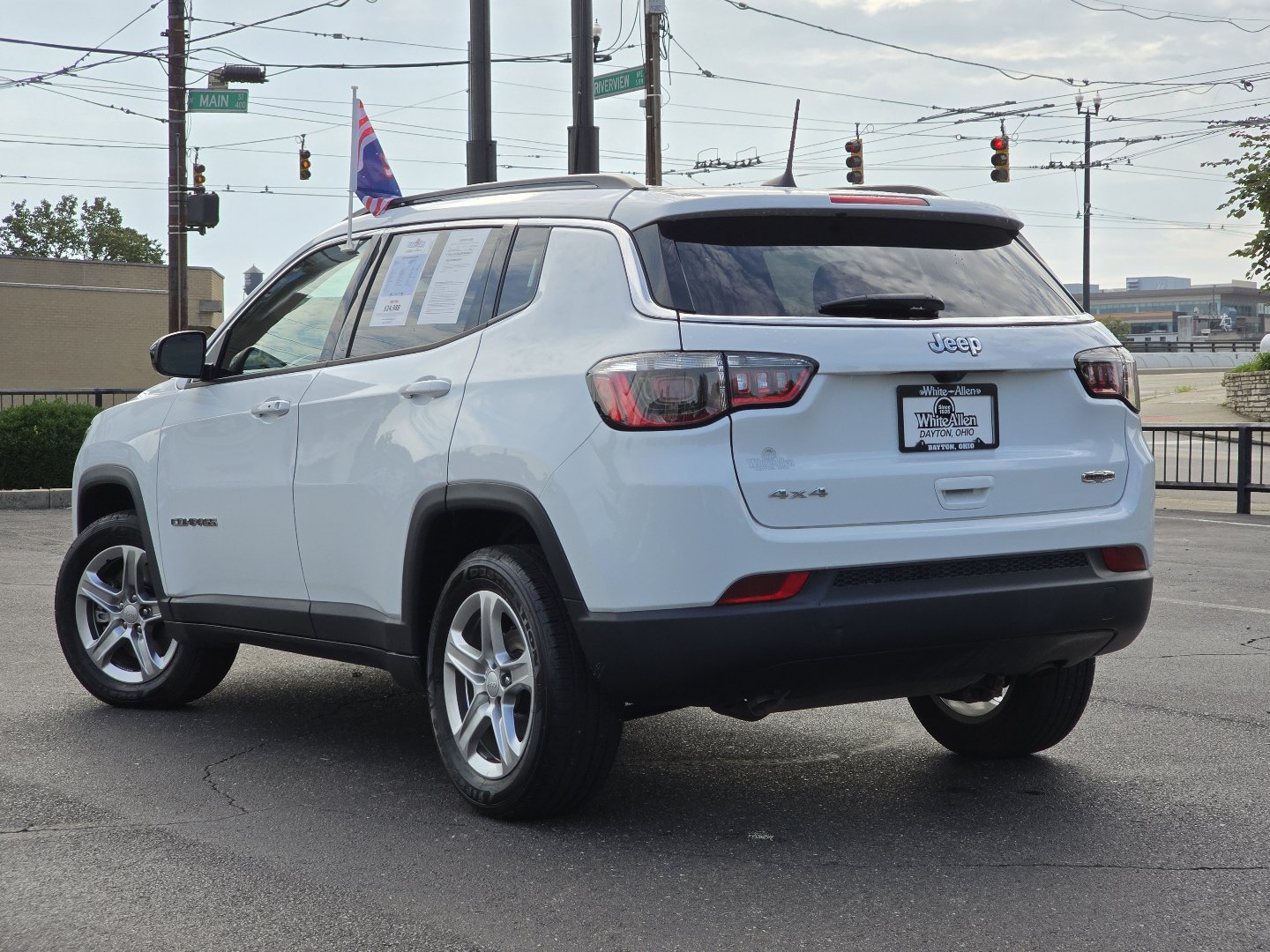 Used 2023 Jeep Compass Latitude AWD/4WD image 18