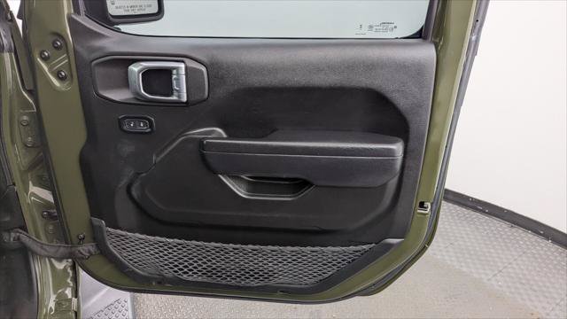 Used 2023 Jeep Gladiator Sport AWD/4WD image 22
