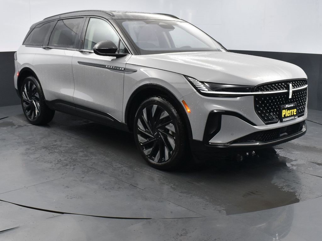 New 2026 Lincoln Nautilus Reserve w/ Jet Appearance Package image 3