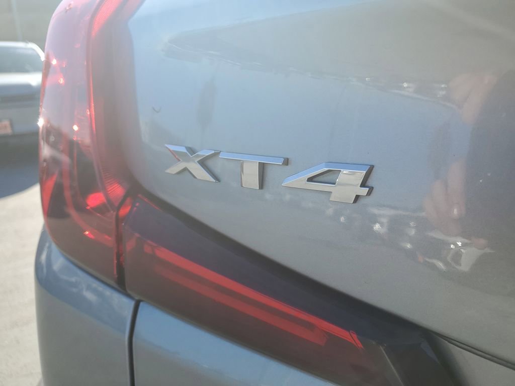 Used 2024 Cadillac XT4 Premium Luxury image 7