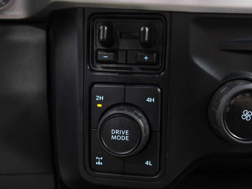 Used 2023 Ford F250 XLT w/ Black Appearance Package AWD/4WD image 70