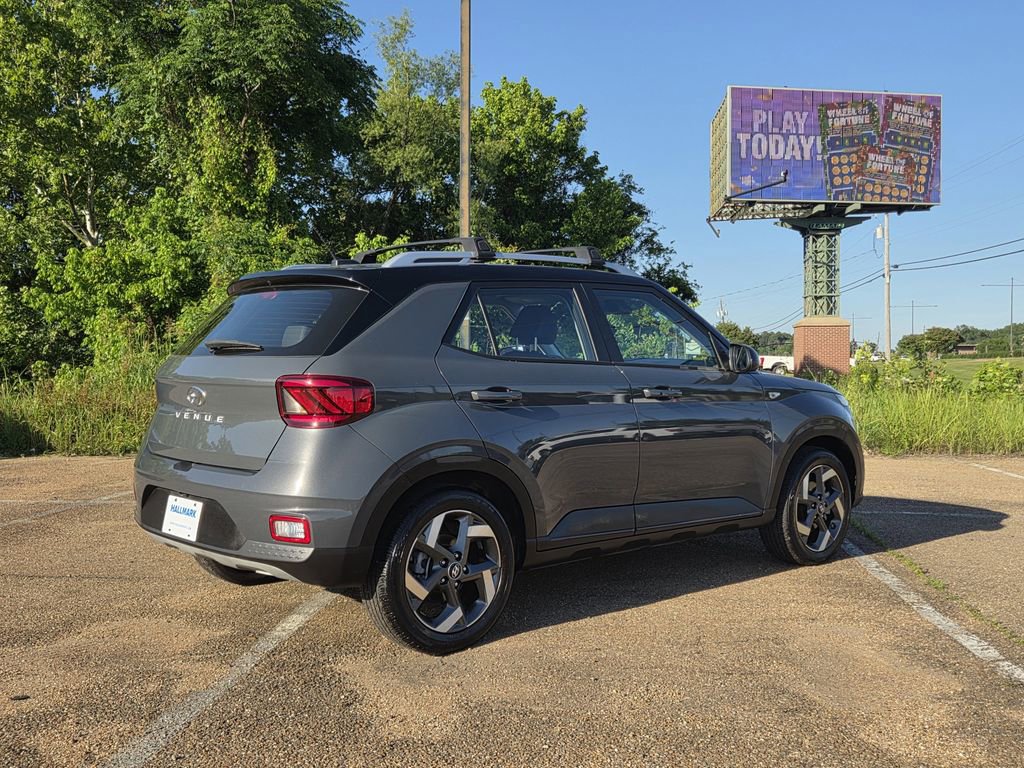 Certified 2024 Hyundai Venue Limited FWD image 4