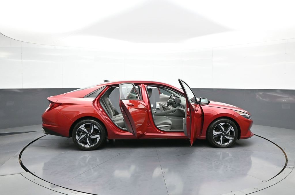 Certified 2023 Hyundai Elantra SEL w/ Convenience Package image 41