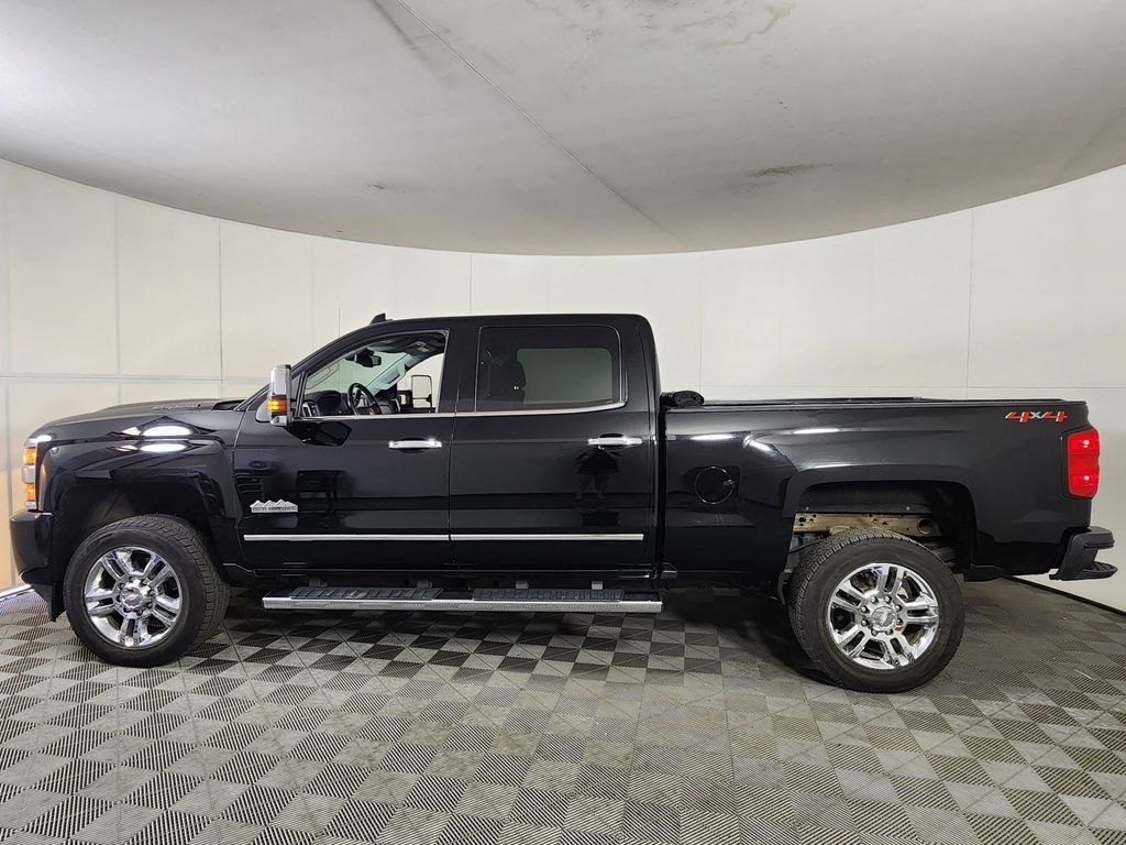 Used 2019 Chevrolet Silverado 2500 High Country w/ Duramax Plus Package AWD/4WD video 4