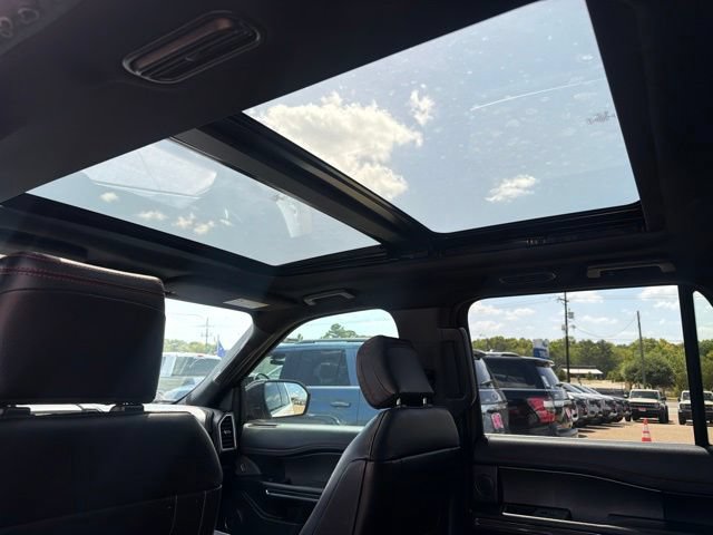 Used 2019 Ford Expedition Limited w/ Equipment Group 303A RWD image 23