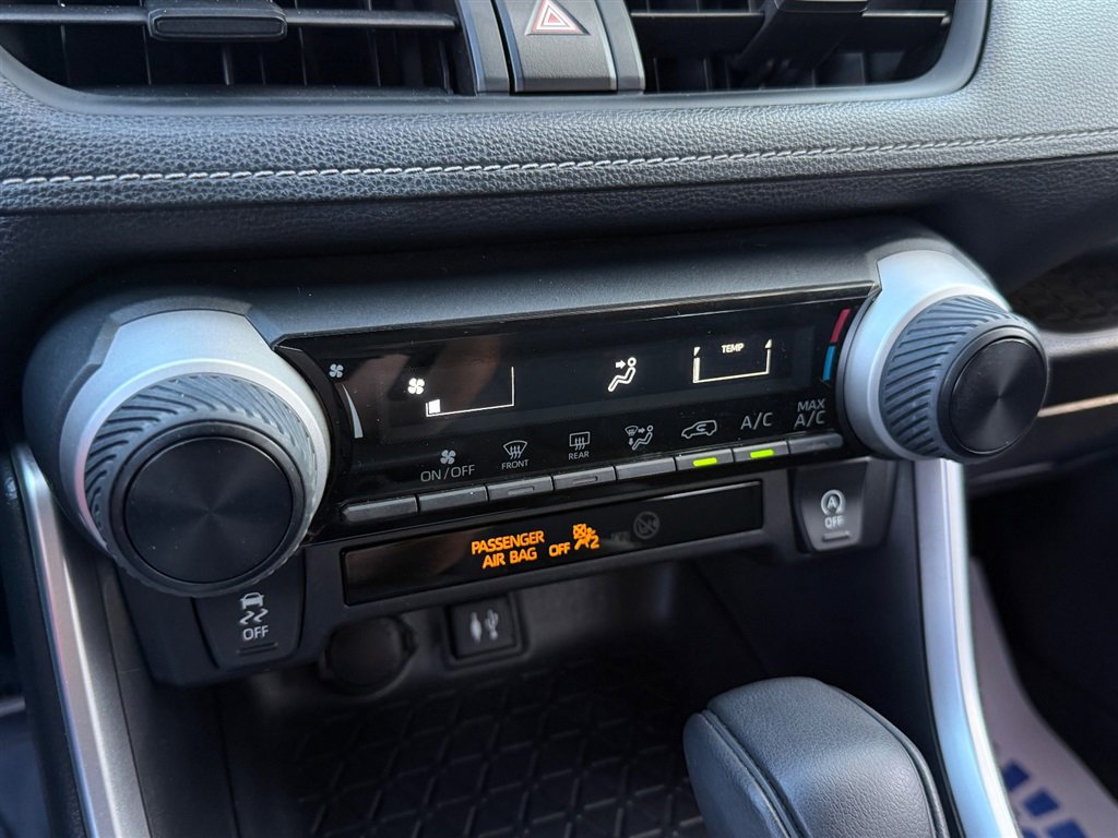 Used 2019 Toyota RAV4 LE w/ All Weather Liner Package image 34