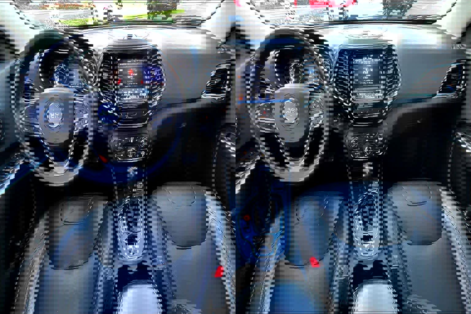 Used 2019 Jeep Cherokee Limited image 14