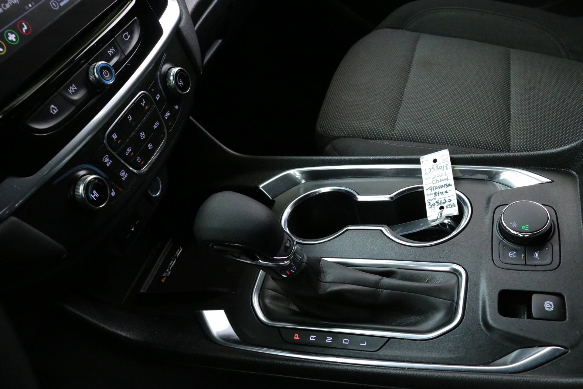 Used 2023 Chevrolet Traverse LT image 19