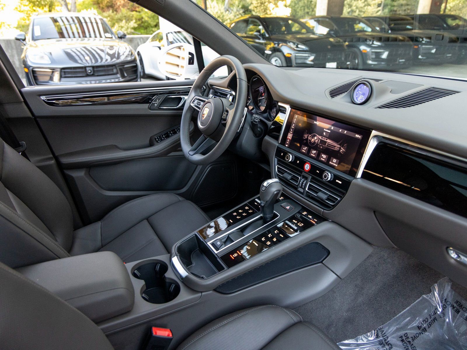 Certified 2025 Porsche Macan image 51