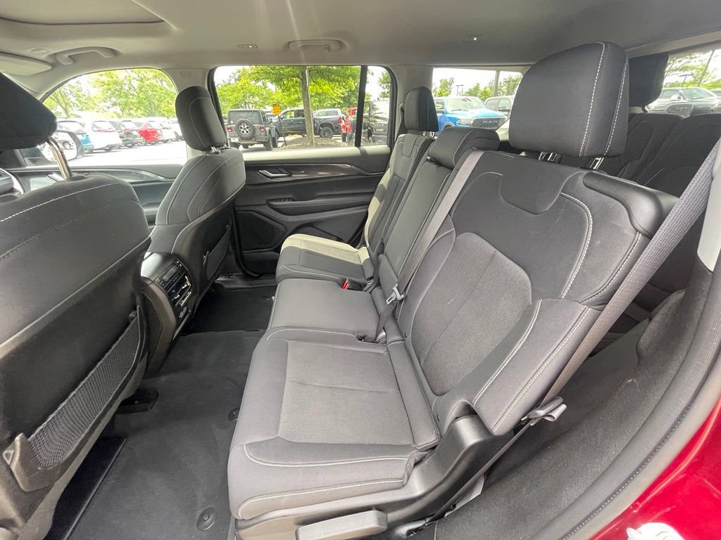 Used 2023 Jeep Grand Cherokee L Laredo w/ Luxury Tech Group I AWD/4WD image 18