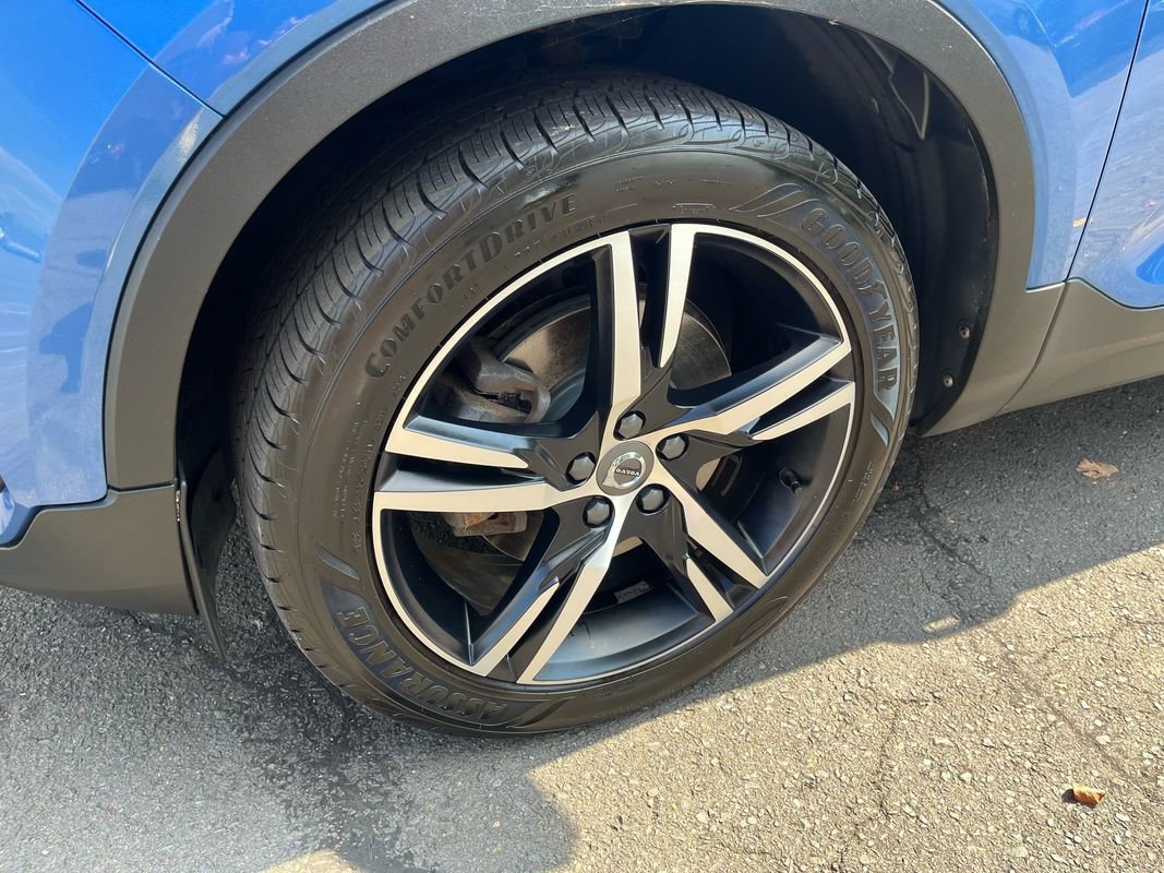 Used 2019 Volvo XC40 T5 R-Design image 28