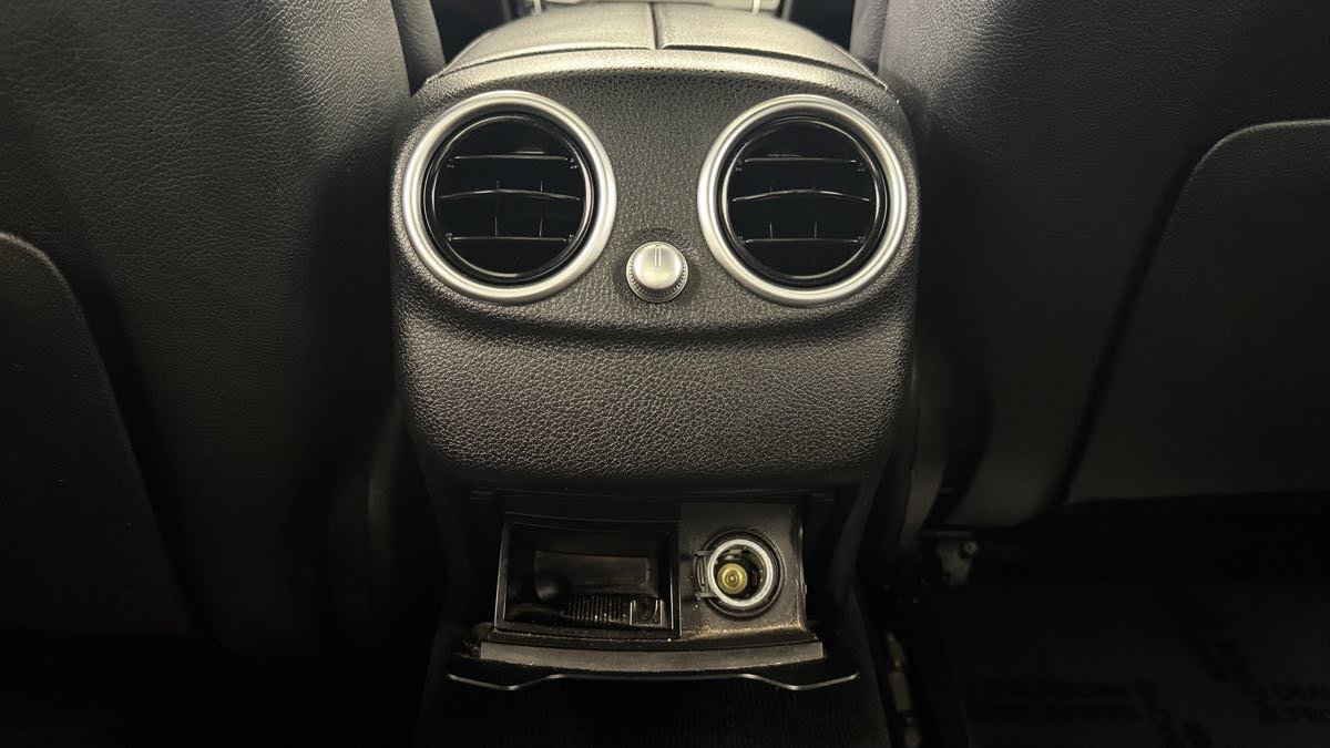 Used 2018 Mercedes-Benz C 300 Sedan w/ Premium Package image 33