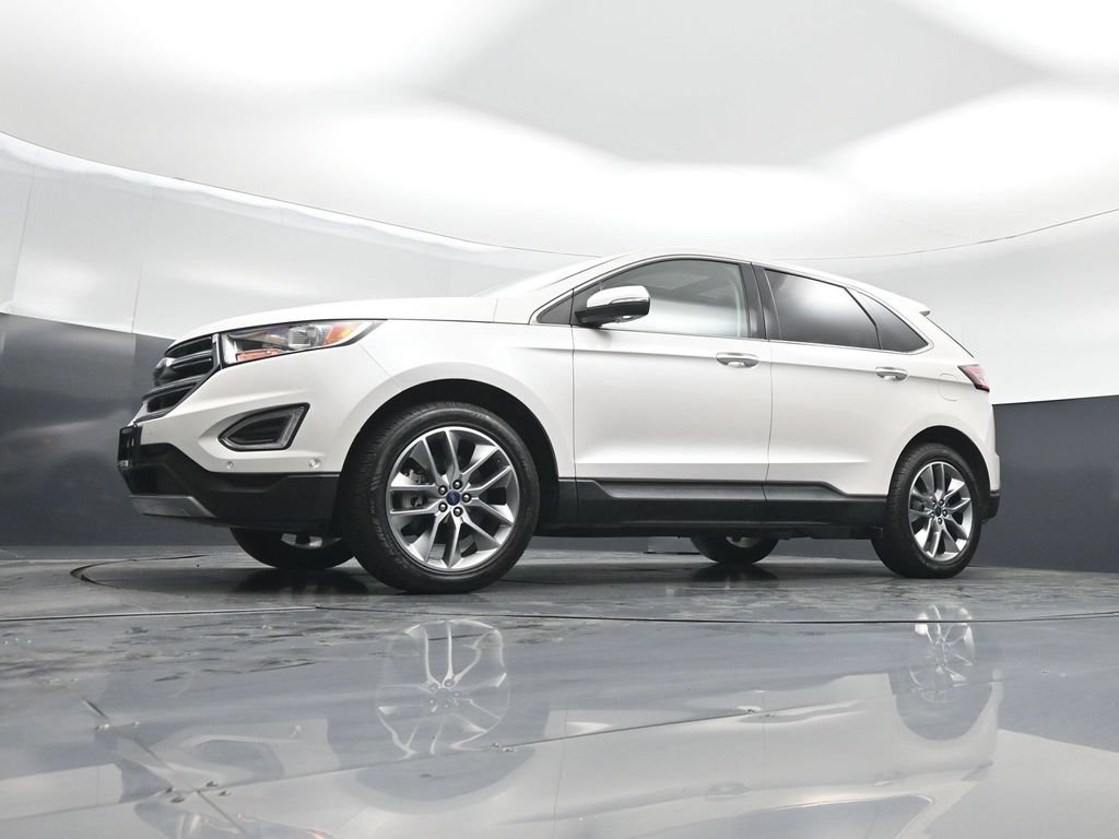 Used 2018 Ford Edge Titanium w/ Equipment Group 302A AWD/4WD image 44