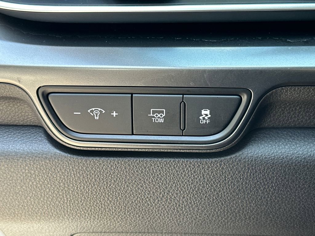 Certified 2025 Kia Carnival SX w/ SX Dark Edition Package FWD image 22