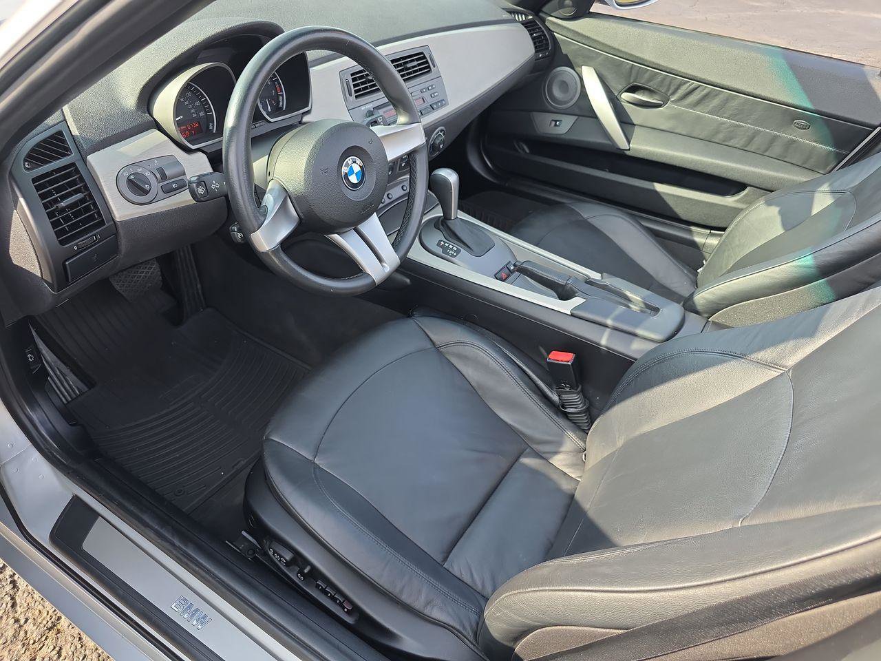 Used 2003 BMW Z4 3.0i image 4
