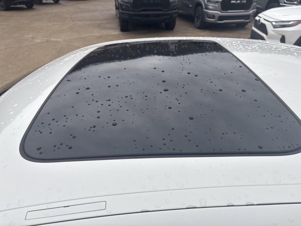 Used 2021 BMW 530e w/ Executive Package image 8