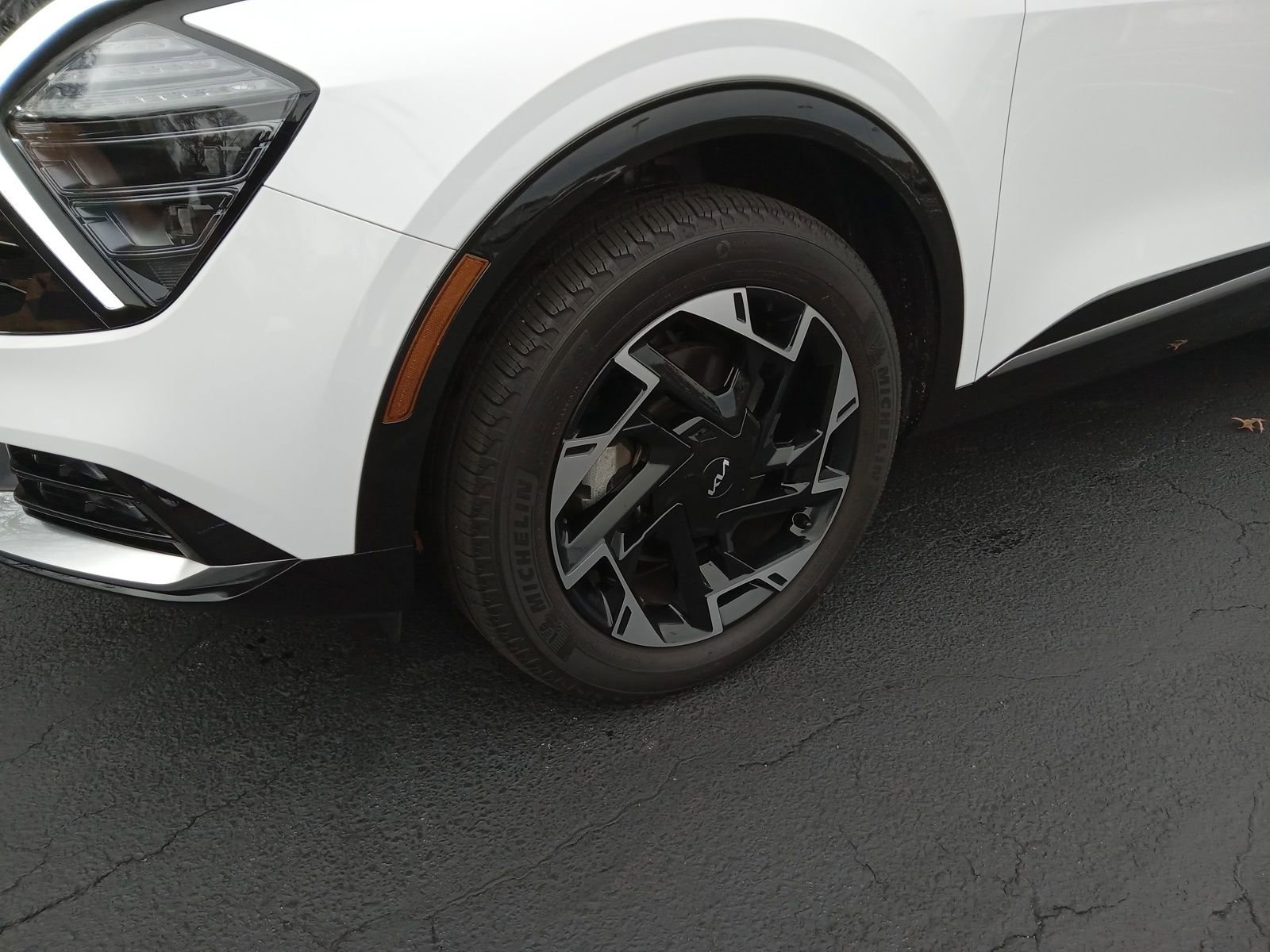 Used 2025 Kia Sportage SX image 6