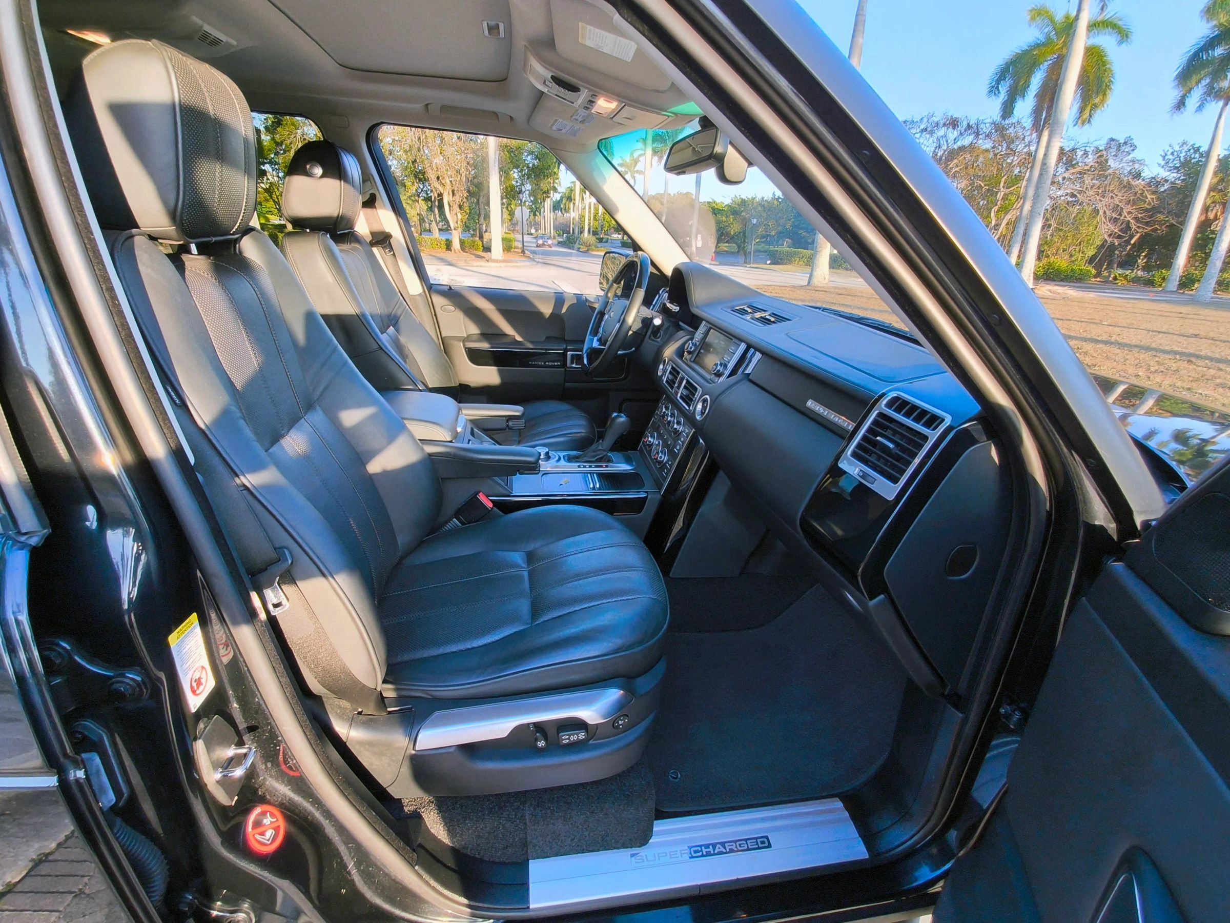 Used 2012 Land Rover Range Rover Supercharged image 39