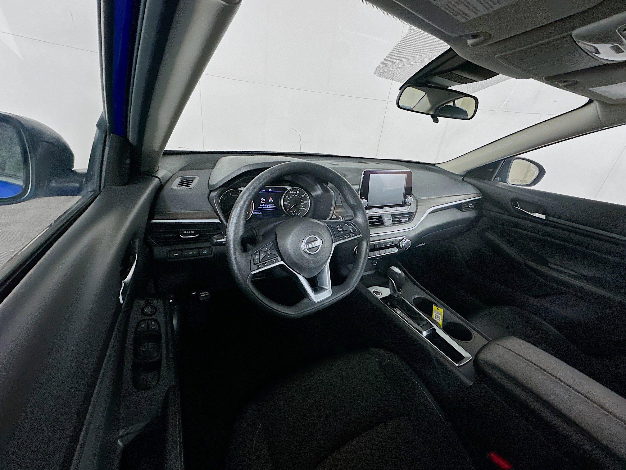 Used 2025 Nissan Altima 2.5 SV FWD image 18