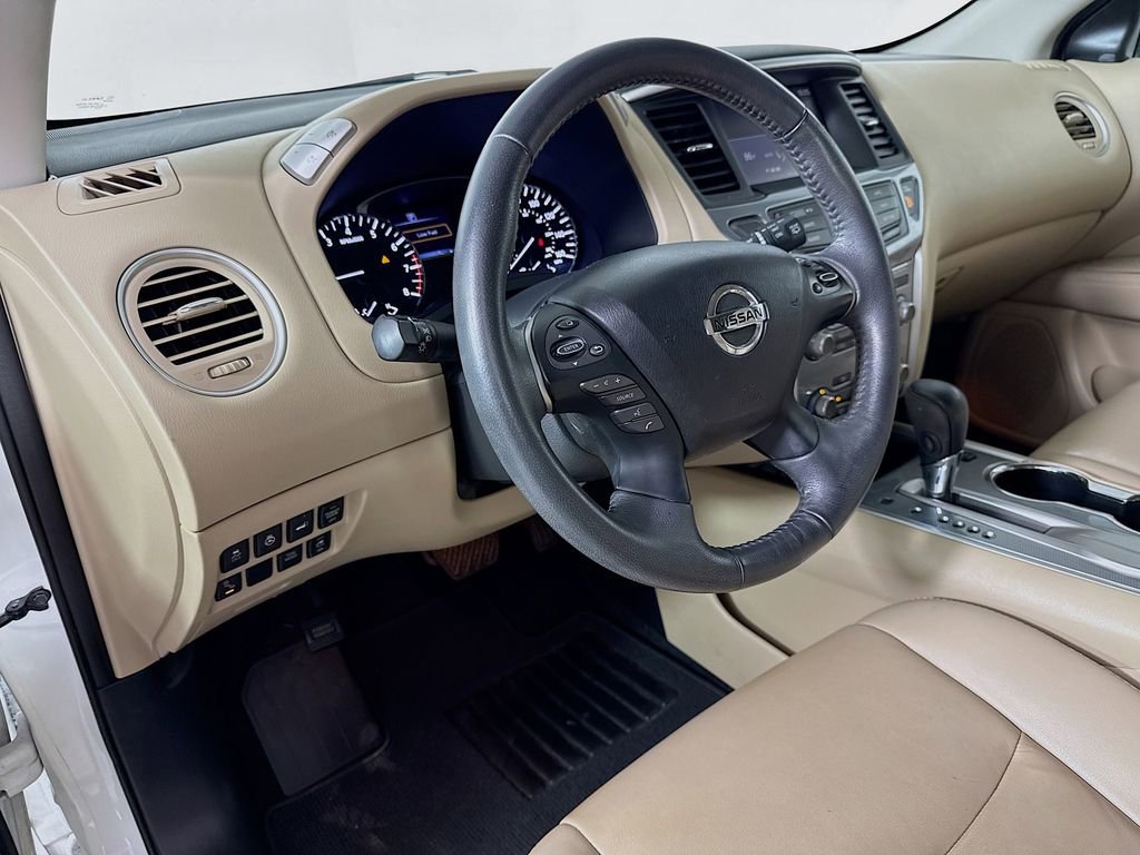 Used 2017 Nissan Pathfinder SL image 9