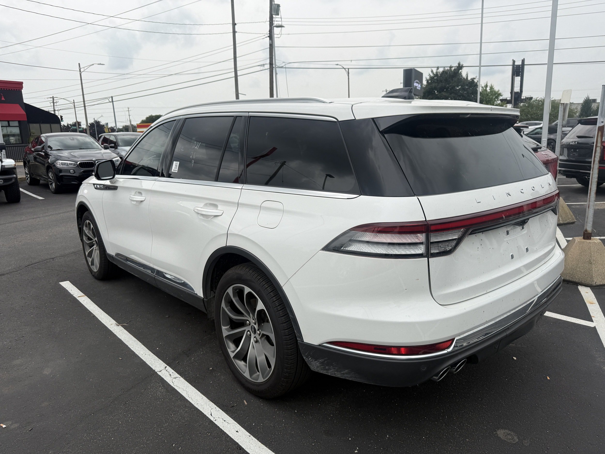 Used 2026 Lincoln Aviator Reserve w/ Jet Appearance Package AWD/4WD image 2