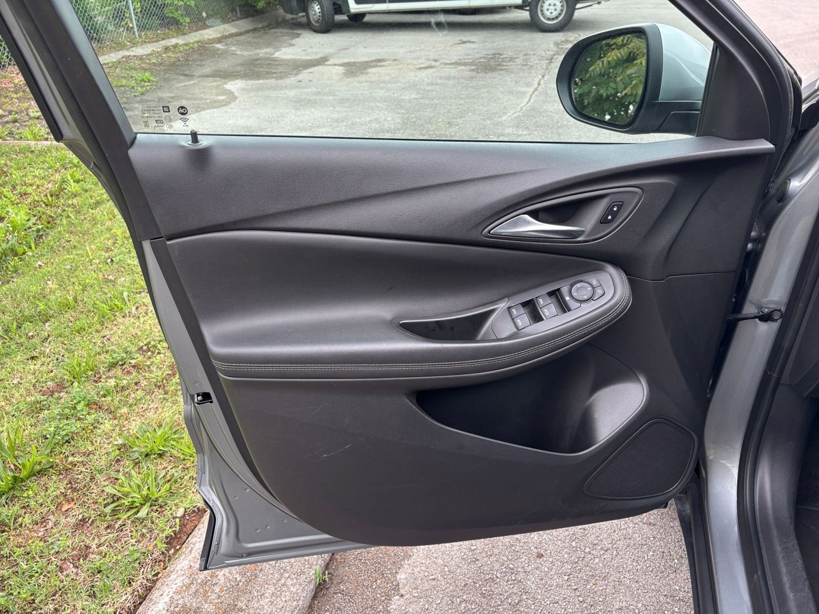 Used 2025 Buick Encore GX Preferred FWD image 18