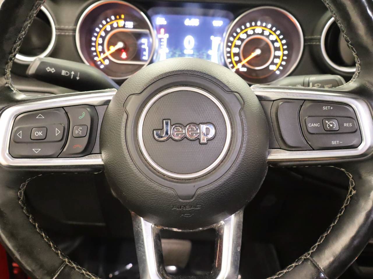 Used 2020 Jeep Gladiator Overland AWD/4WD image 13