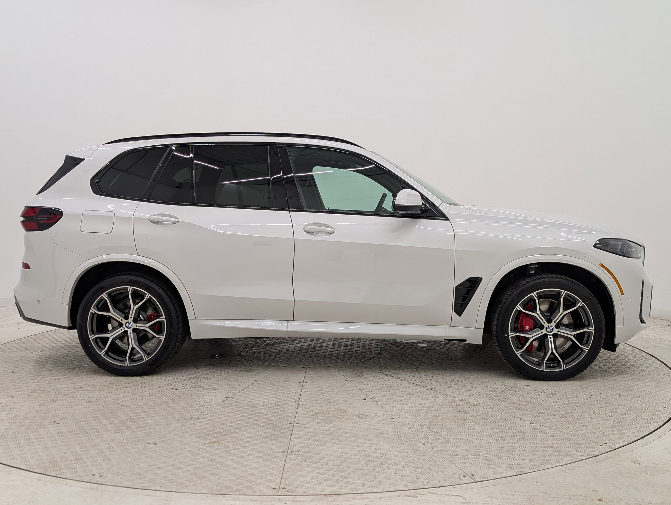 New 2026 BMW X5 sDrive40i image 8