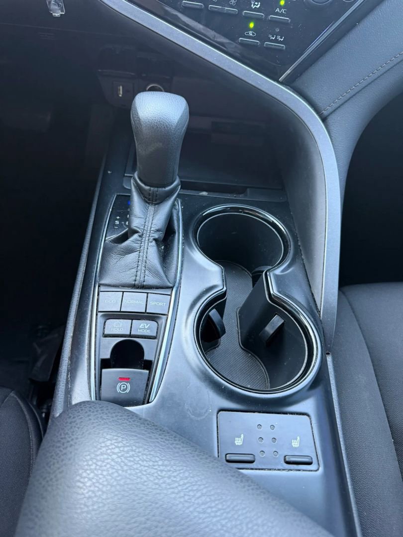 Used 2019 Toyota Camry LE FWD image 23