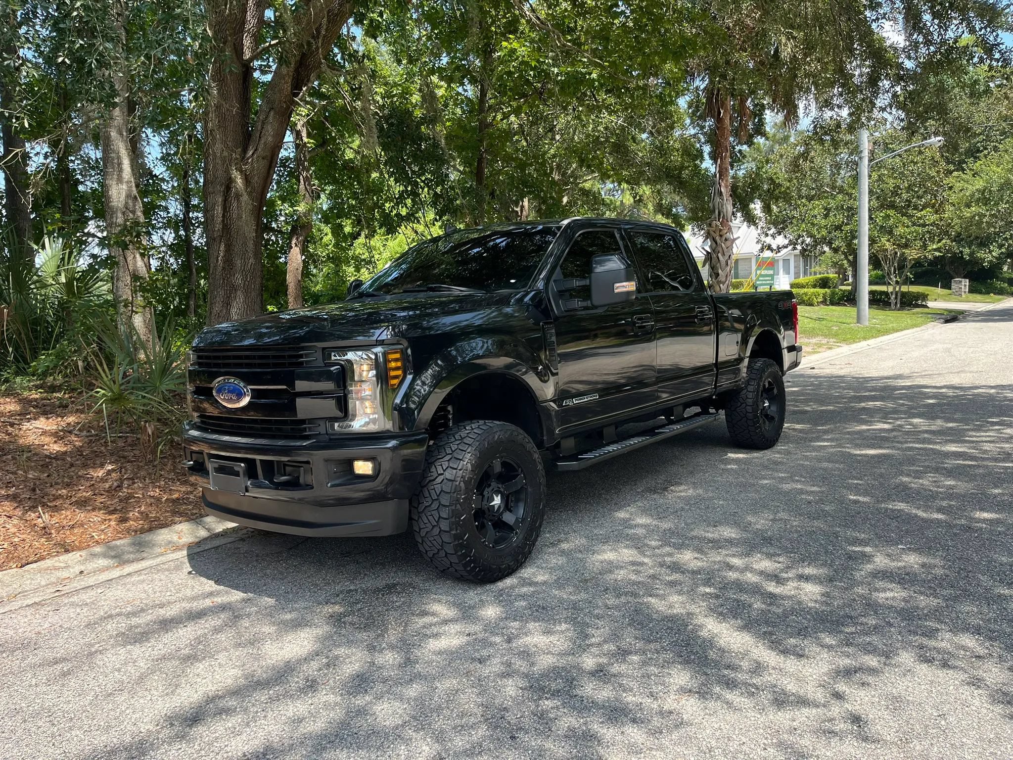 Used 2019 Ford F250 Lariat w/ Lariat Ultimate Package AWD/4WD image 6