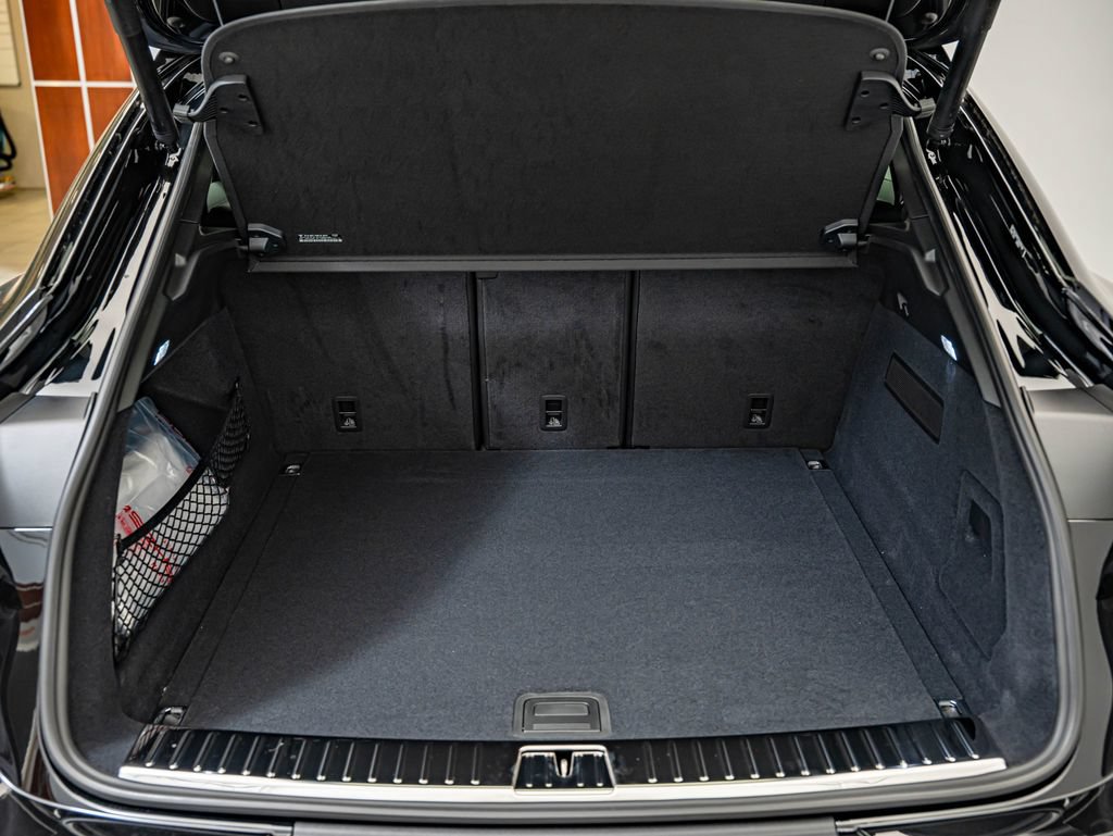 New 2026 Porsche Cayenne Coupe AWD/4WD image 40