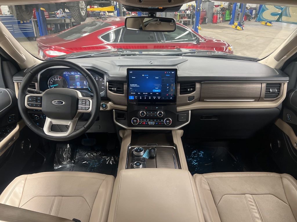 Used 2023 Ford Expedition Max Limited image 16